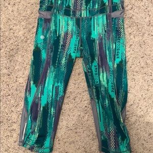 Athleta cropped workout leggings